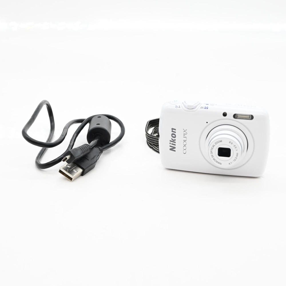 Nikon Coolpix S01 10.1MP Digital Camera w/3x Zoom #083