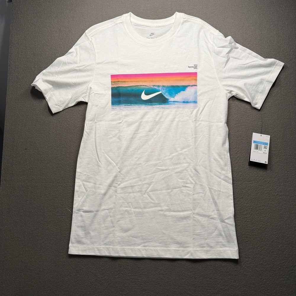 Nike T-Shirt Mens Medium Tall White Graphic Ocean Wave Sunset HJ0760-100
