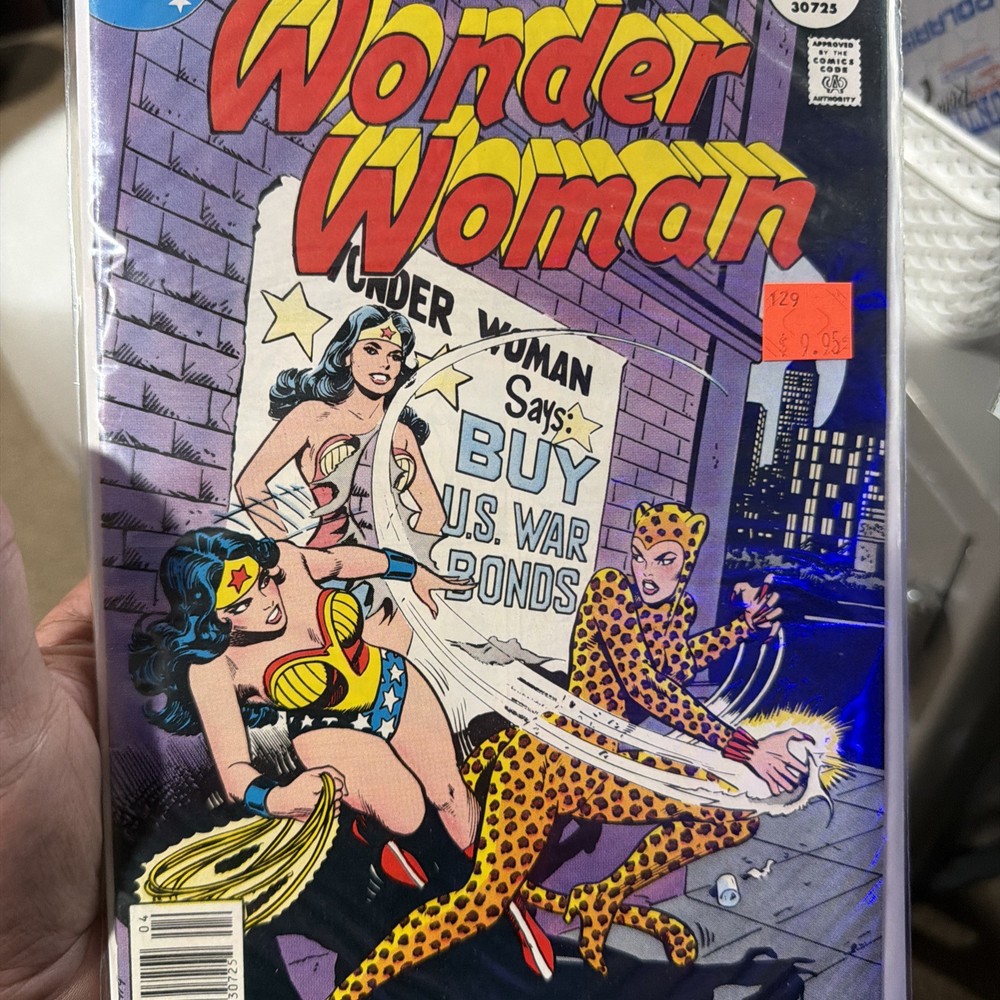Wonder Woman #230 DC Comics 1977