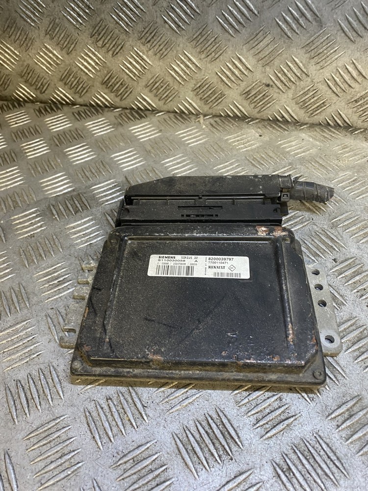 2003 Renault Clio Mk2 1.4 16V Dynamique Petrol ECU 8200039797 5110030058