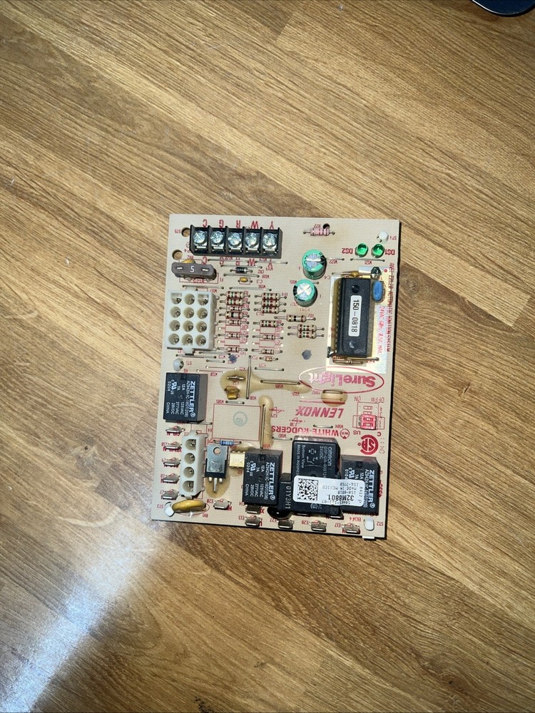 White Rodgers 50A65-121-06 LENNOX 32M8801 Intergrated Furnace Control Circuit