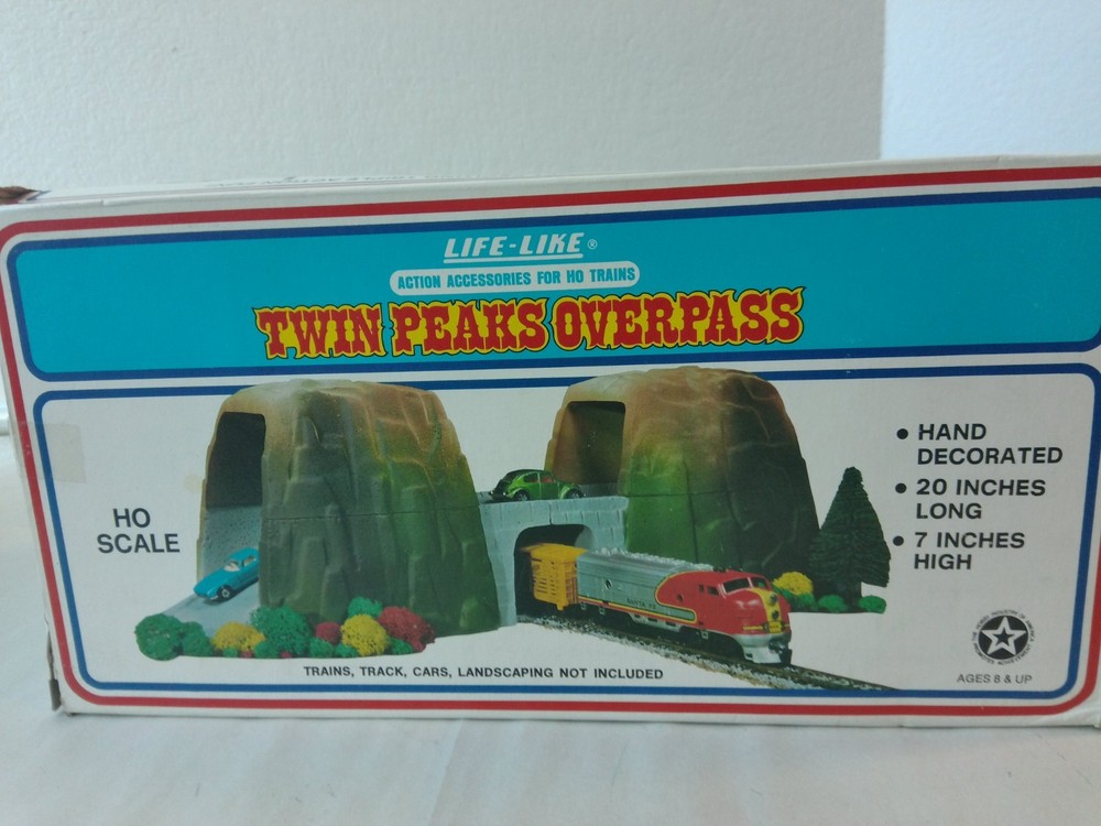 Life-Like 8706 HO Scale Twin Peak Overpass