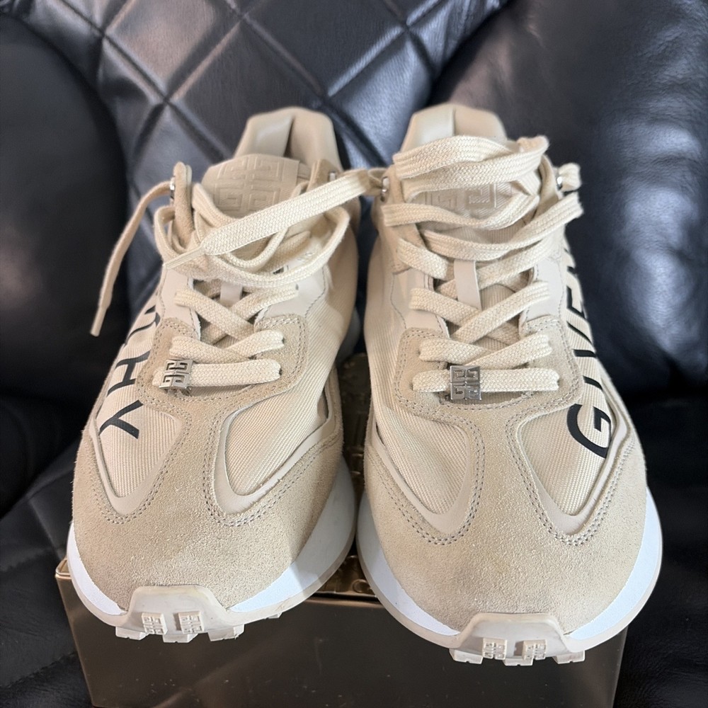 Givenchy Giv Runner Sneaker Chunky Sole Light Beige Womens SIZE 41 /US 8