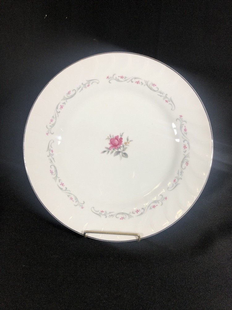 Vintage ROYAL SWIRL Fine China Japan 10.25