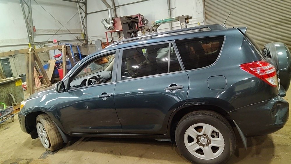 RAV 4     2010 Glove Box 7037042