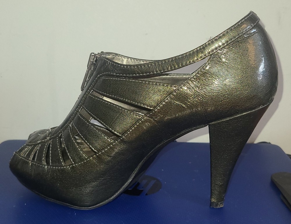 SM New York Womens Size 6.5 Green Faux Leather Trixie Heels Front Zip Open Toe