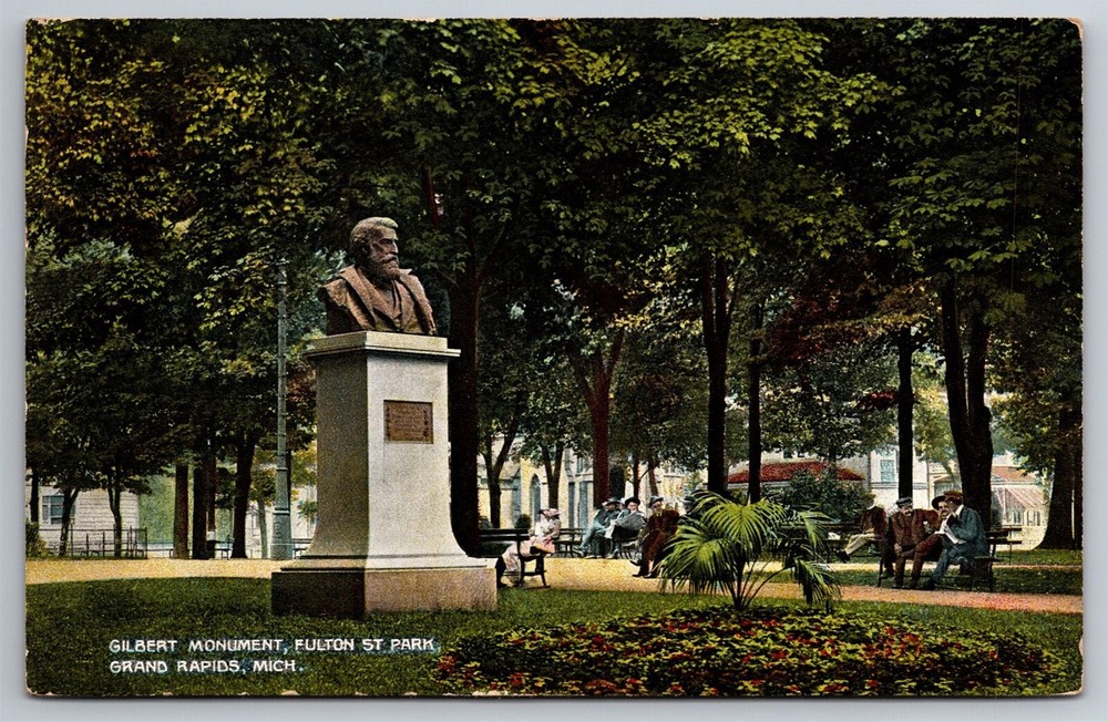 Gilbert Monument Fulton Street Park Grand Rapids MI C1909 Postcard N25