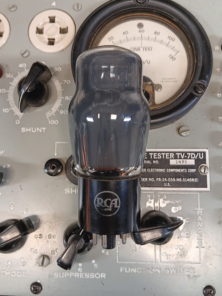 RCA Strong 1944 6F6G Smoke Glass Wartime Tube Tested TV-7 at #A-2 Level