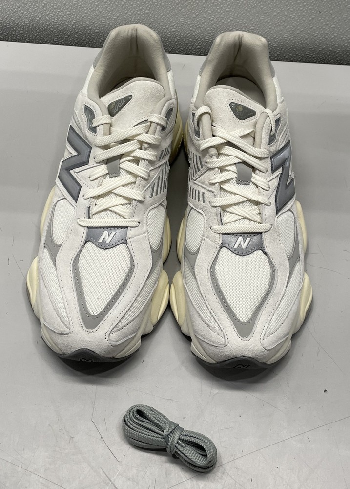 New Balance Unisex M/10.5 W/12 Casual Sneaker 9060 White/Grey U9060ECA