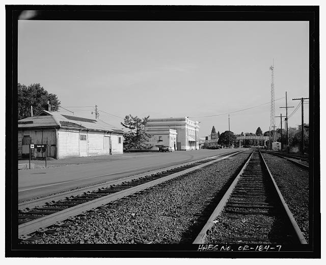 Photo:Salem Oregon Passenger Station Freight Depot Railroad Tracks 1900s