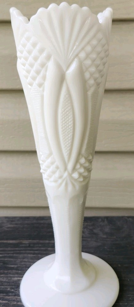Vase Vintage WHITE Milk Glass VASE Unique PATTERN Design & Rim 12