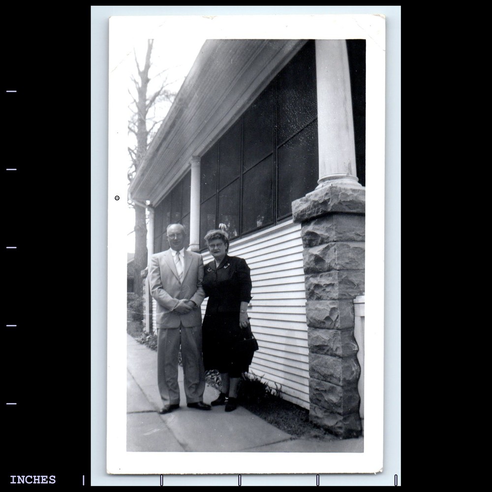 Old Vintage Photo MAN WOMAN COUPLE OUTSIDE HOUSE