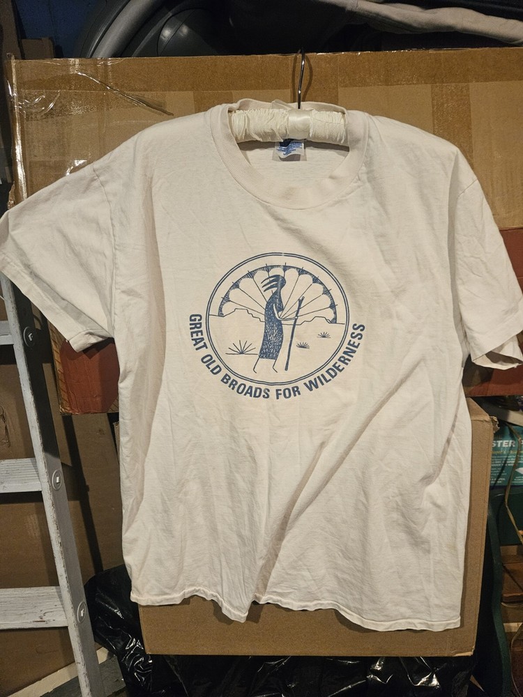 Hanes Beefy-T Great Old Broads Wilderness White Graphic Tee Men's Size L