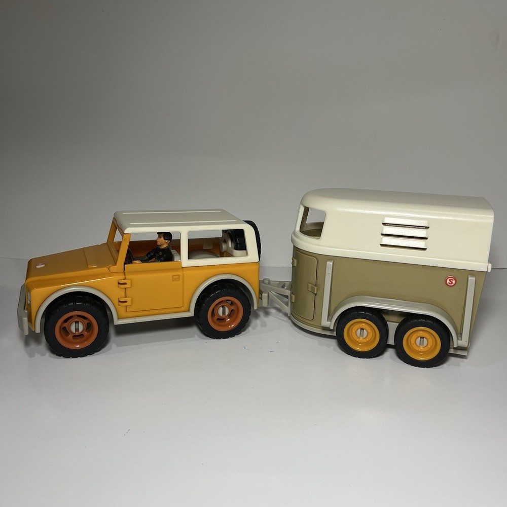 Retired 2003 Schleich Horse Trailer (40185) And Jeep Car 4x4 W/ Driver (42025)