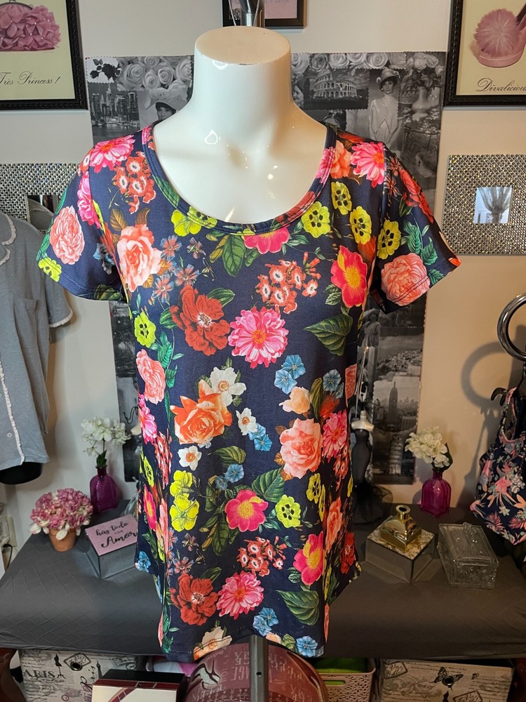 New Woman's LuLaroe Bright Floral Pattern Short Sleeve CLASSIC T Size XS