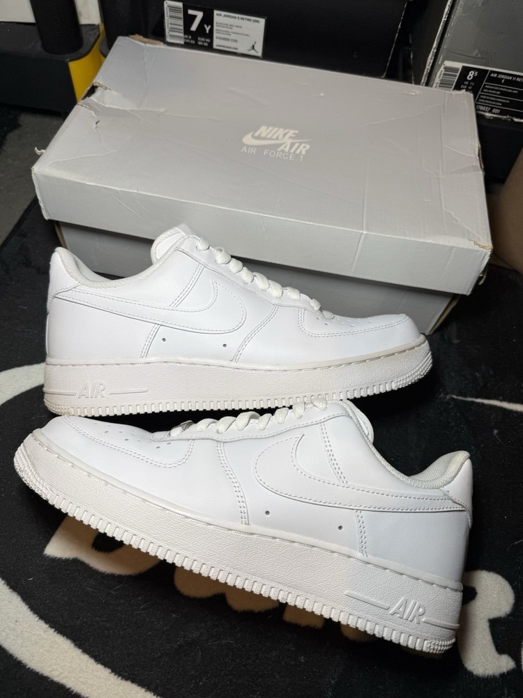 Size 9 - Nike Air Force 1 '07 Low Triple White