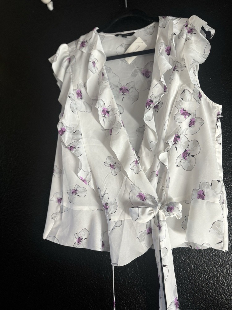 NWT  Banana Republic White Purple Floral Ruffle Tie Sleeveless V-Neck Blouse XL