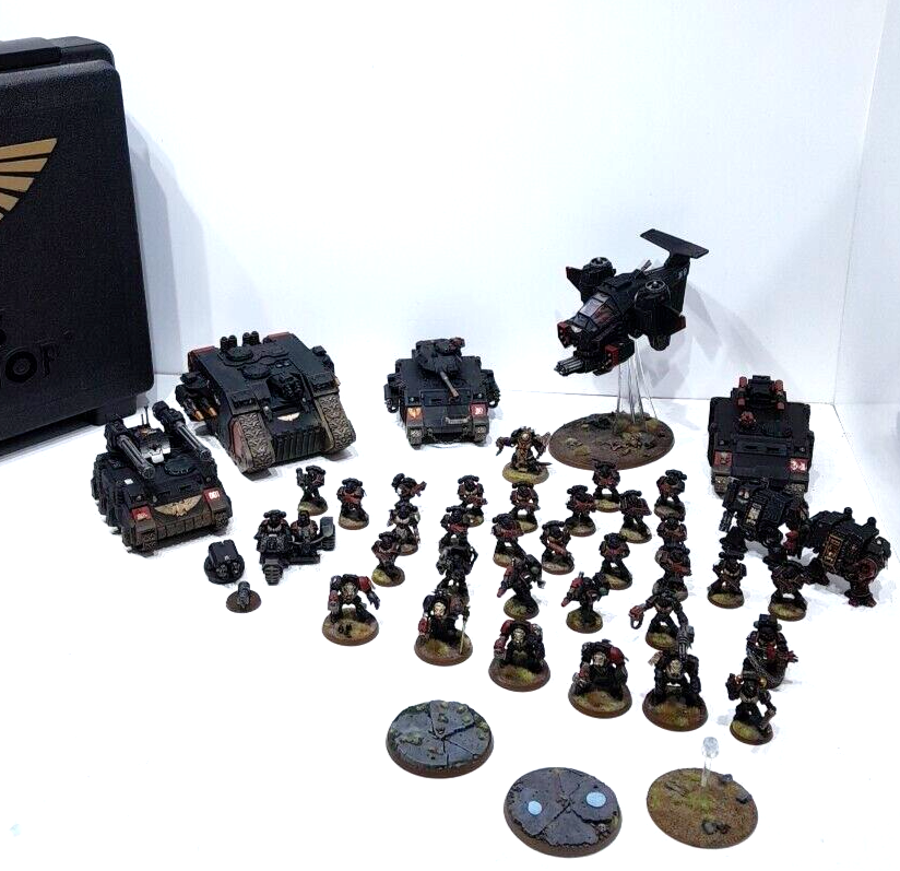 Pro-Painted Warhammer 40k Chaos Space Marines Army Set with Display Case