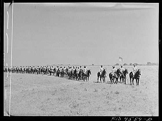 Photo:Fort Riley Kansas 10th Cavalry G Troop Mounted Line 1900s
