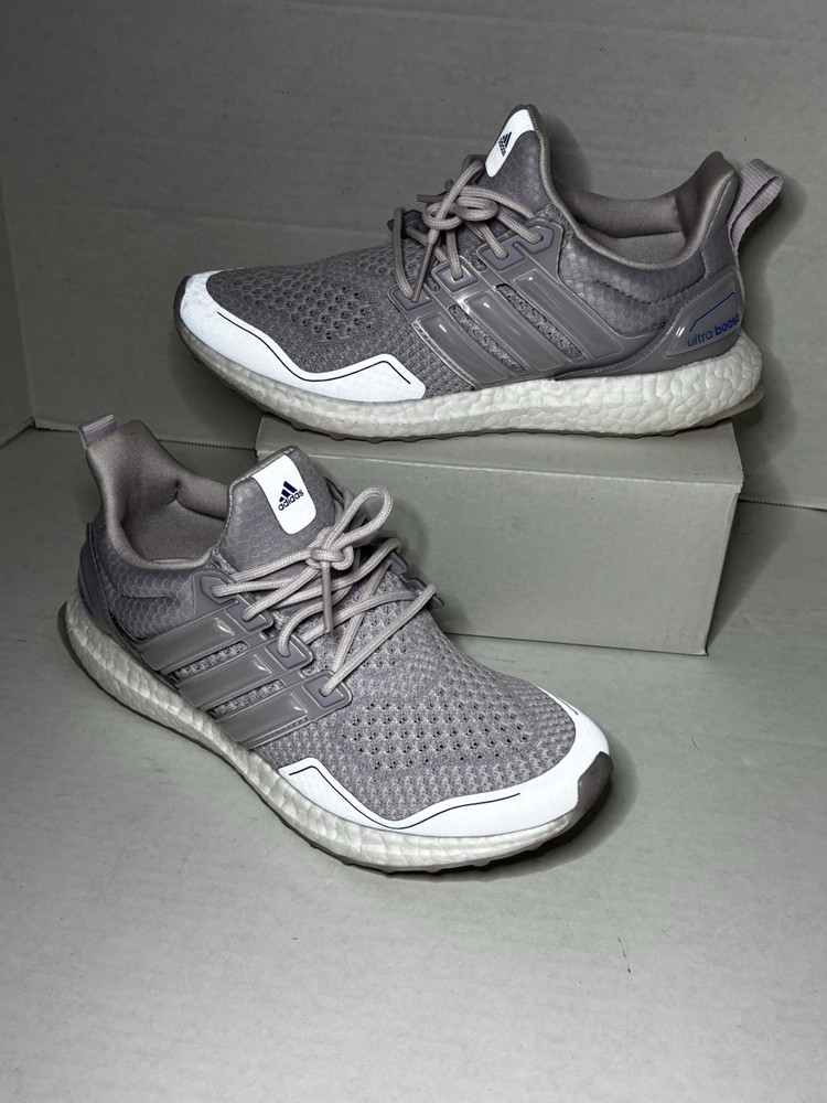 Women’s Us Size 7.5 Adidas Ultraboost Light Weight Running Shoe. New Without Box