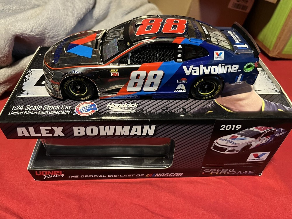 Alex Bowman 2019 Valvoline Autographed Color Chrome 1/24 NASCAR Diecast