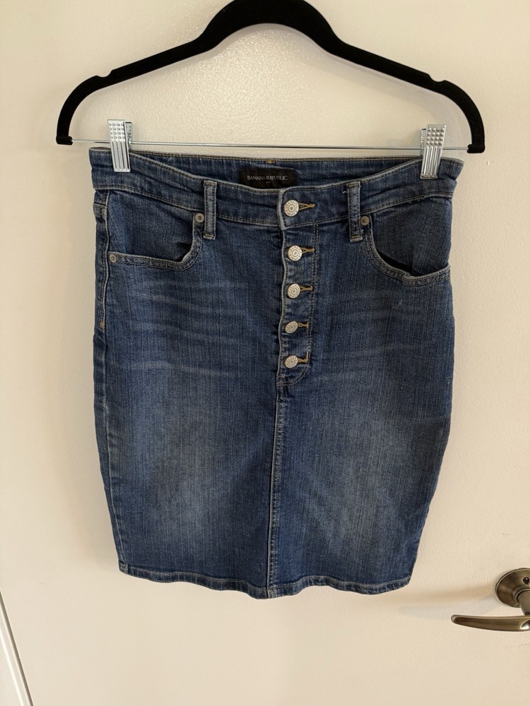Banana Republic Denim Pencil Skirt Blue Button Front Knee Length Pockets Women
