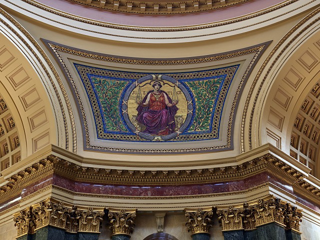Photo:Madison Wisconsin Wisconsin Capitol interior mosaic dome 2010s