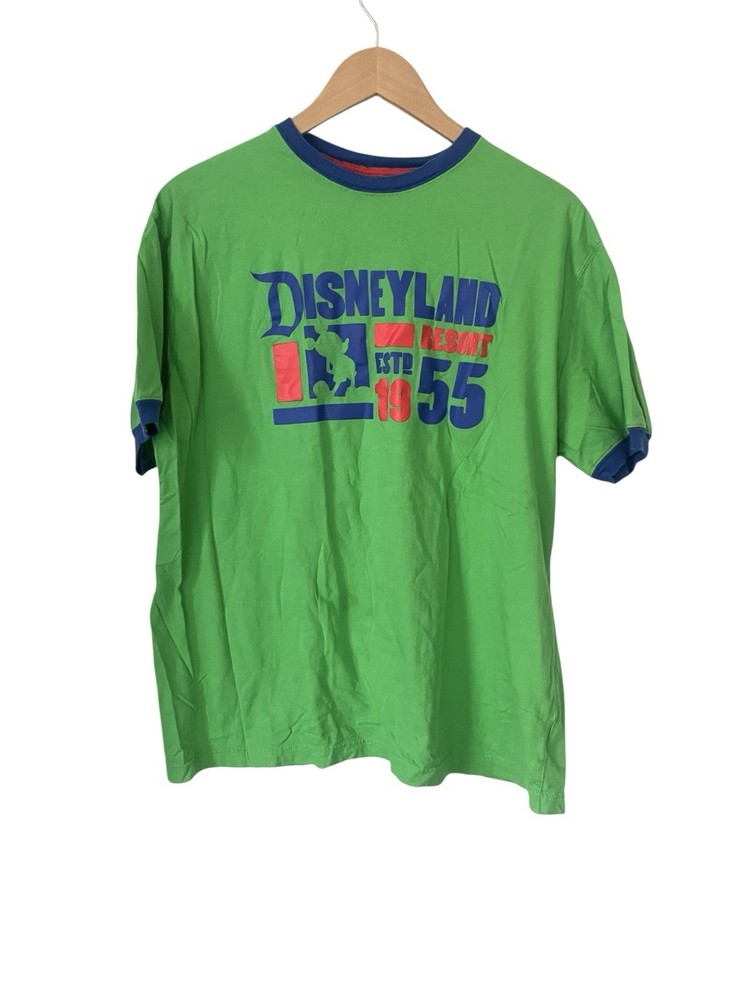 NEW DISNEY PARKS MENS DISNEYLAND RESORT GREEN GRAPHIC T-SHIRT SZ L