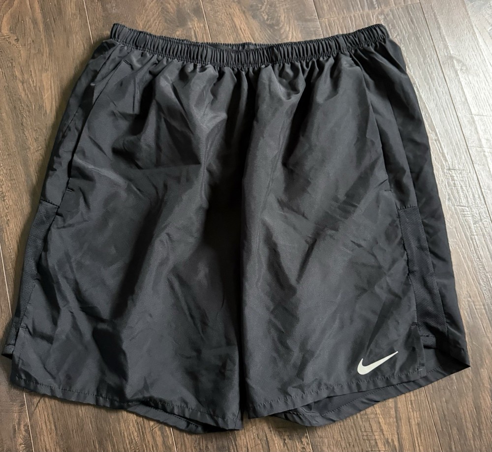 Nike Dri-fit ‘Challenger’ 9” Running Shorts! (men’s Large)