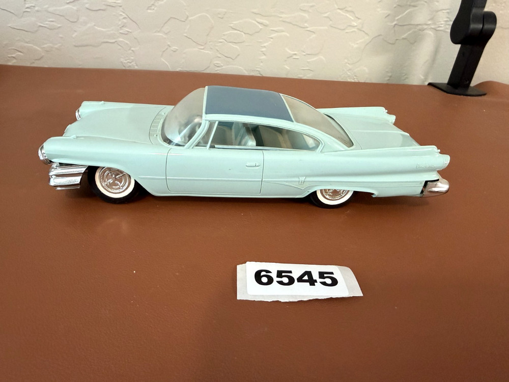 JOHAN  1960 Dodge Dart Phoenix 1/25 Scale Promo  2 tone BLUE OVER GREEN-6545