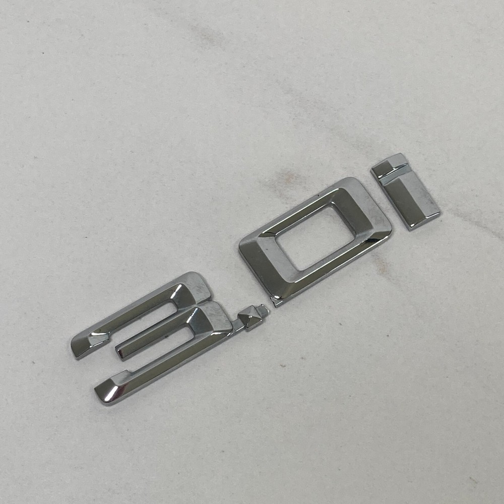 2004-2010 BMW X5 Front Passenger Side Fender Chrome Emblem Badge  