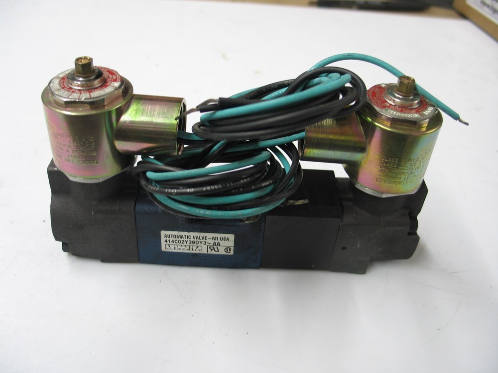 New Automatic Valve 414C02Dy3-Aa Dual Solenoid 5W/3P  120V  Q0310