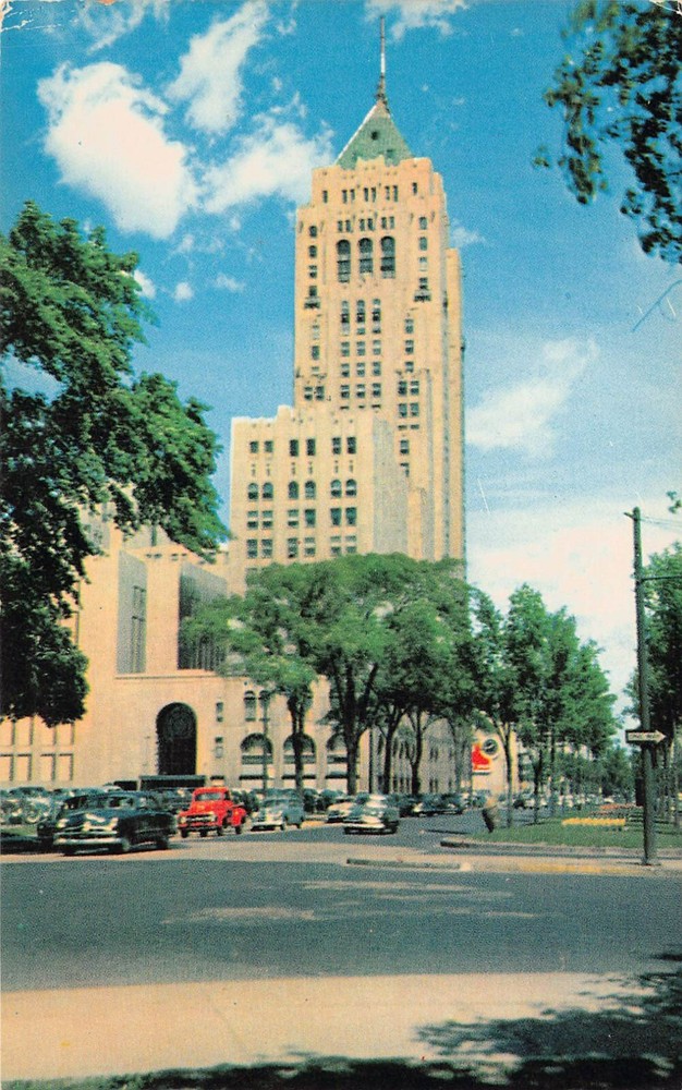 Detroit MI Michigan Downtown 1950s Fisher Building Body Towers Vtg Postcard U6