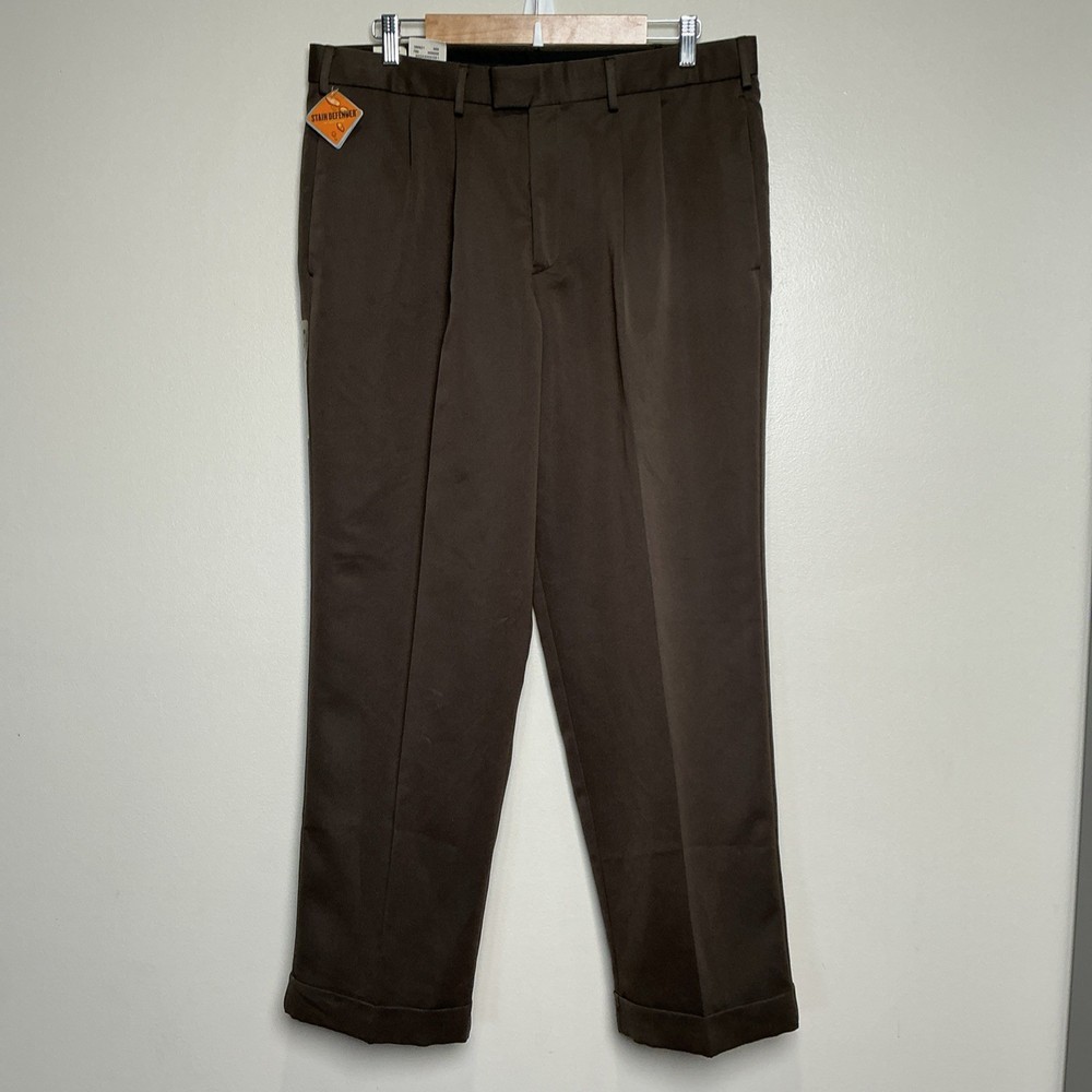 Dockers Go Khaki Pants Brown Mens 36x30 Stain Defender Pleated Cuffed NWT
