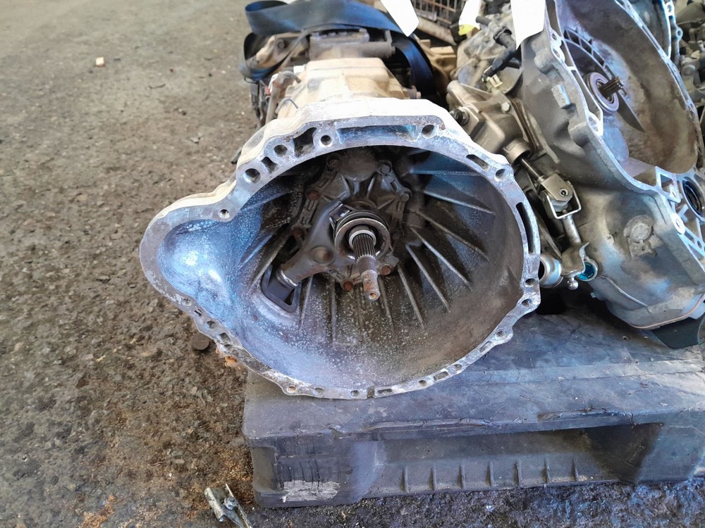 Gearbox 320003S260 Nissan PICK-UP III 32010-3S260-
