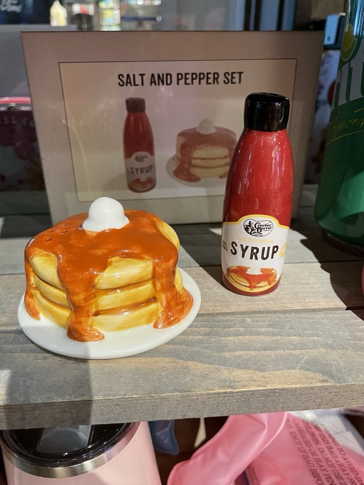 Cracker Barrel Ceramic Pancake Syrup Salt and Pepper Shakers