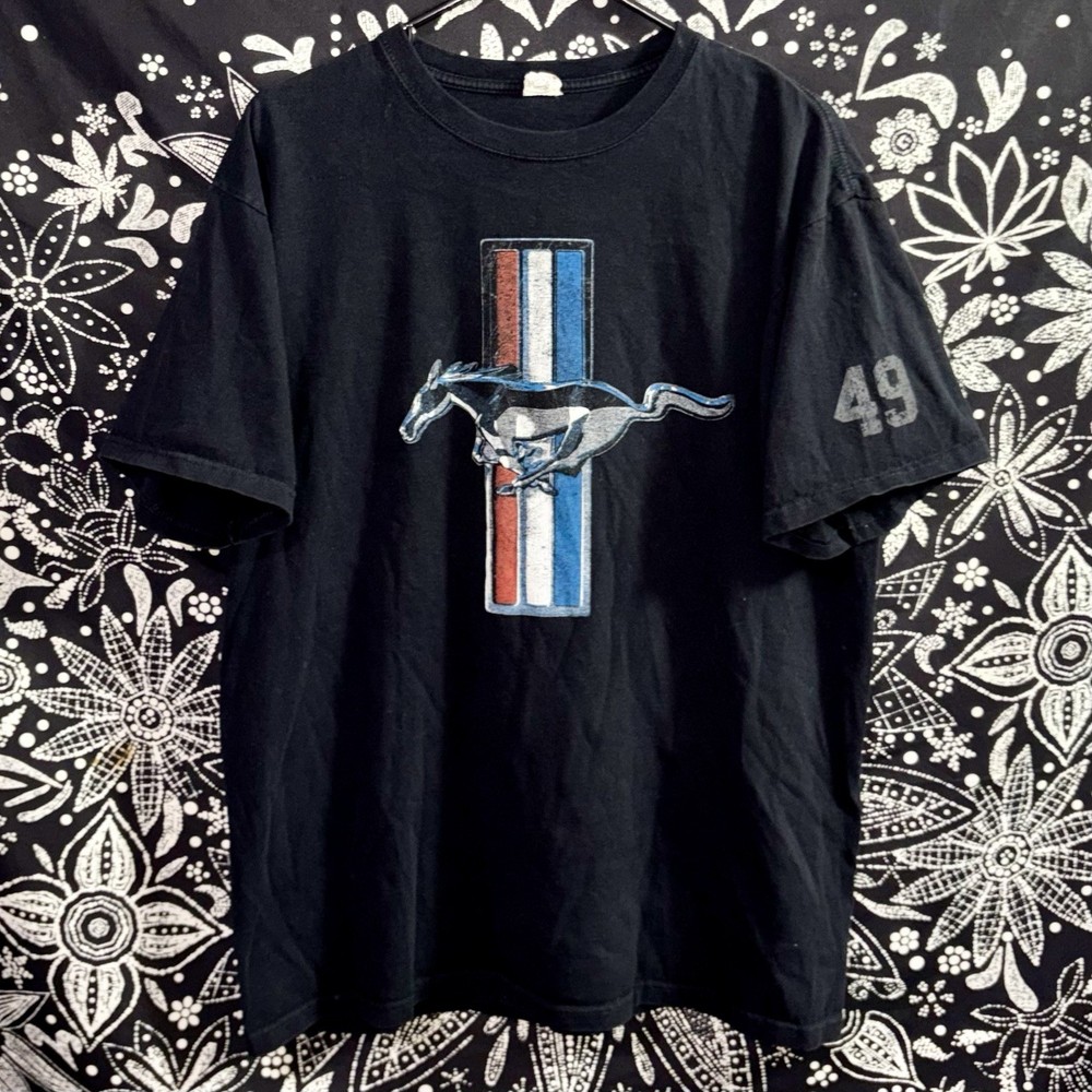 Vintage Anvil Ford Mustang Mens Distressed Black T-Shirt Size L Short Sleeve