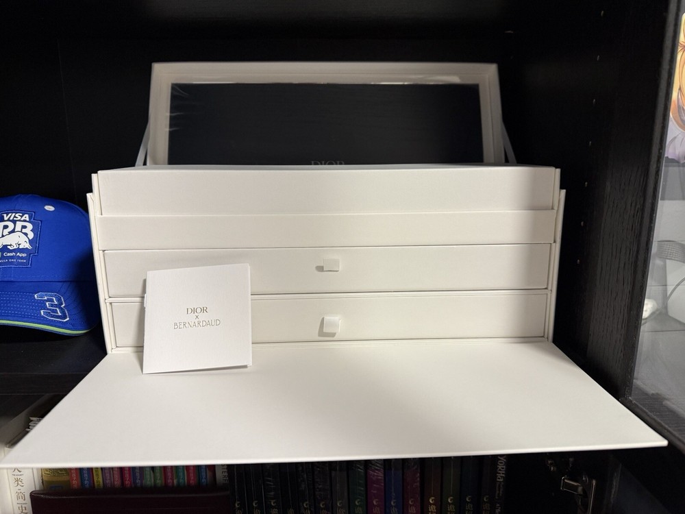 Dior x Bernardaud Limited Edition Collectible Plate Pre-Owned