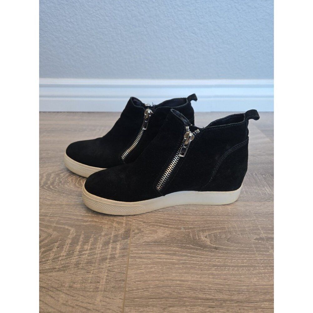Steve Madden Black Suede Wedge Bootie with White Soles Women’s Size 9M