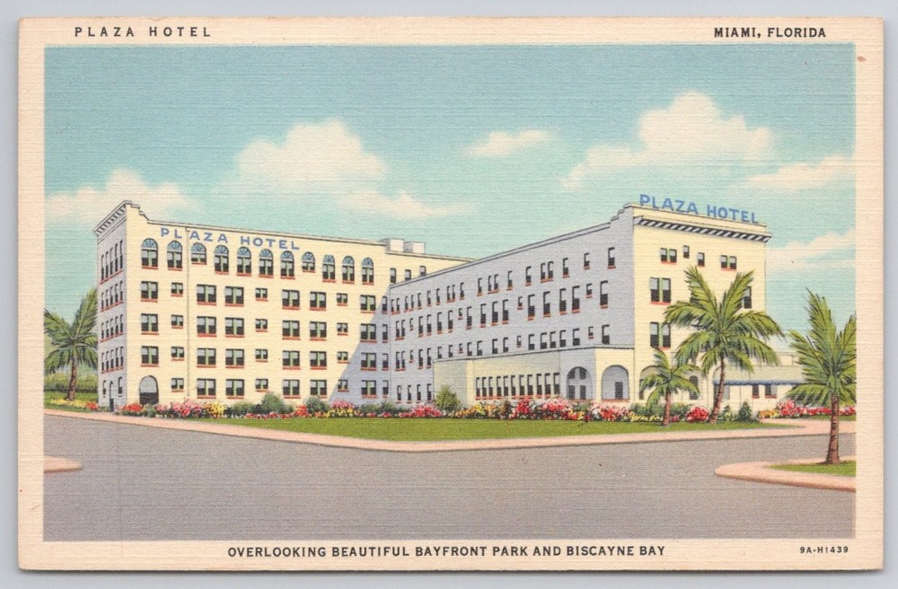 Vintage Plaza Hotel Miami FL Linen Postcard Biscayne Bay Bayfront Park Curteich