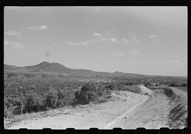 Photo:Desert Mountain Landscape 1930s Road View