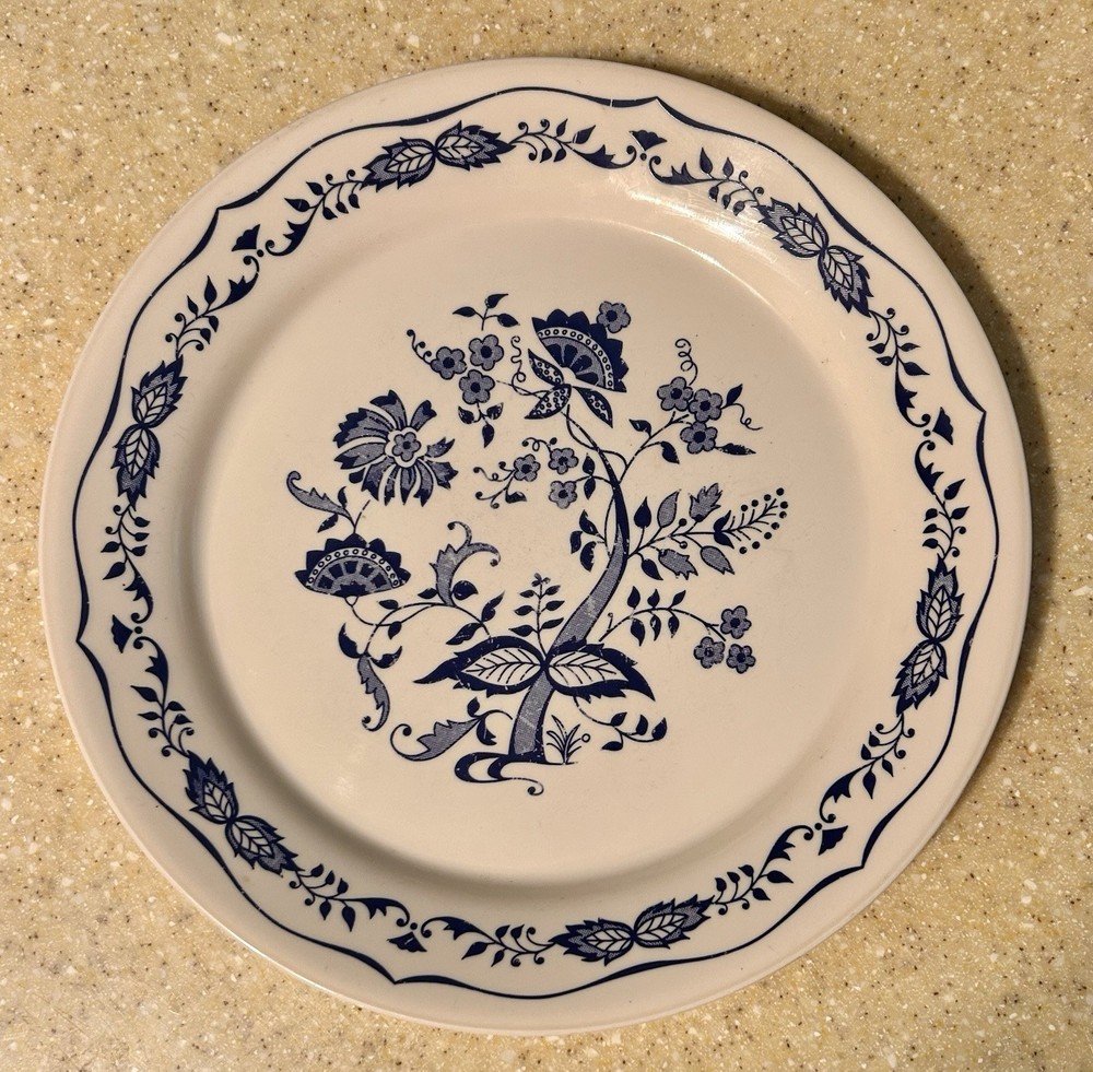Corelle Blue Floral Danube Onion Dinner Plate 10 1/4 Inch Pretty Discontinued