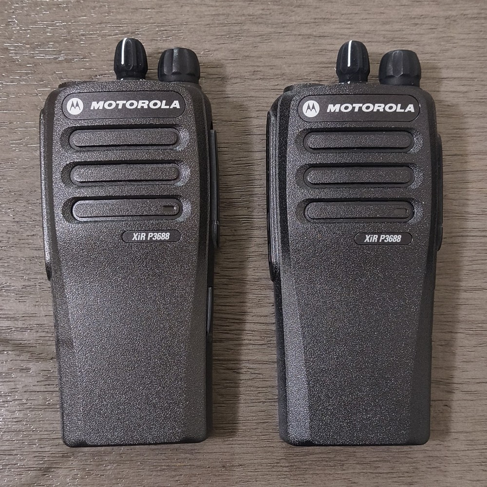Motorola XiR P3688 MOTOTRBO Portable Radios Set w/ Batteries, Chargers