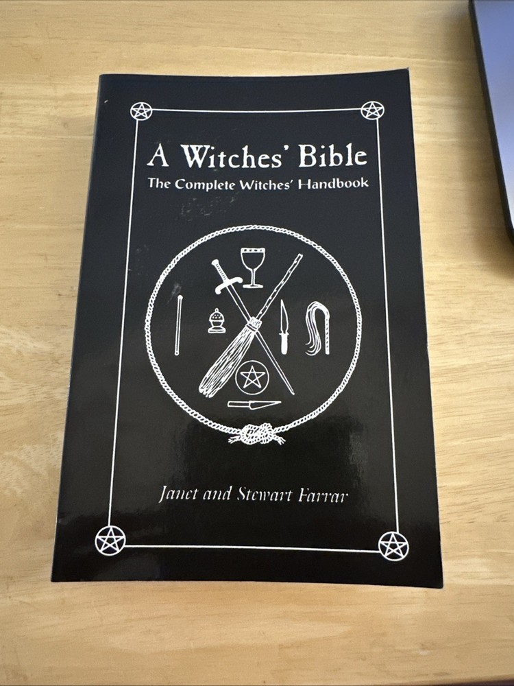 A Witches' Bible The Complete Witches' Handbook Janet and Stewart Farrar PB