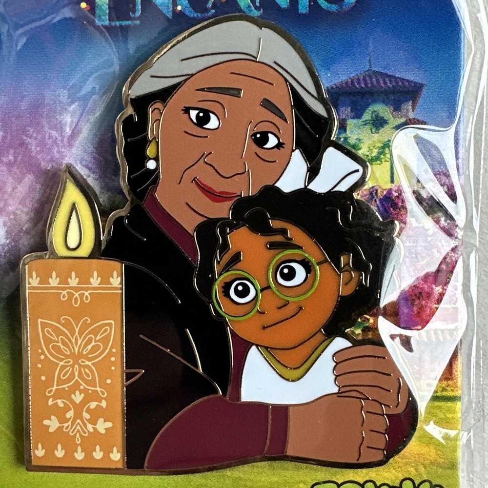 SDCC 2022 EXCLUSIVE Encanto Candle Maribel & Abuela Pin Limited Disney TOYNK NEW-image