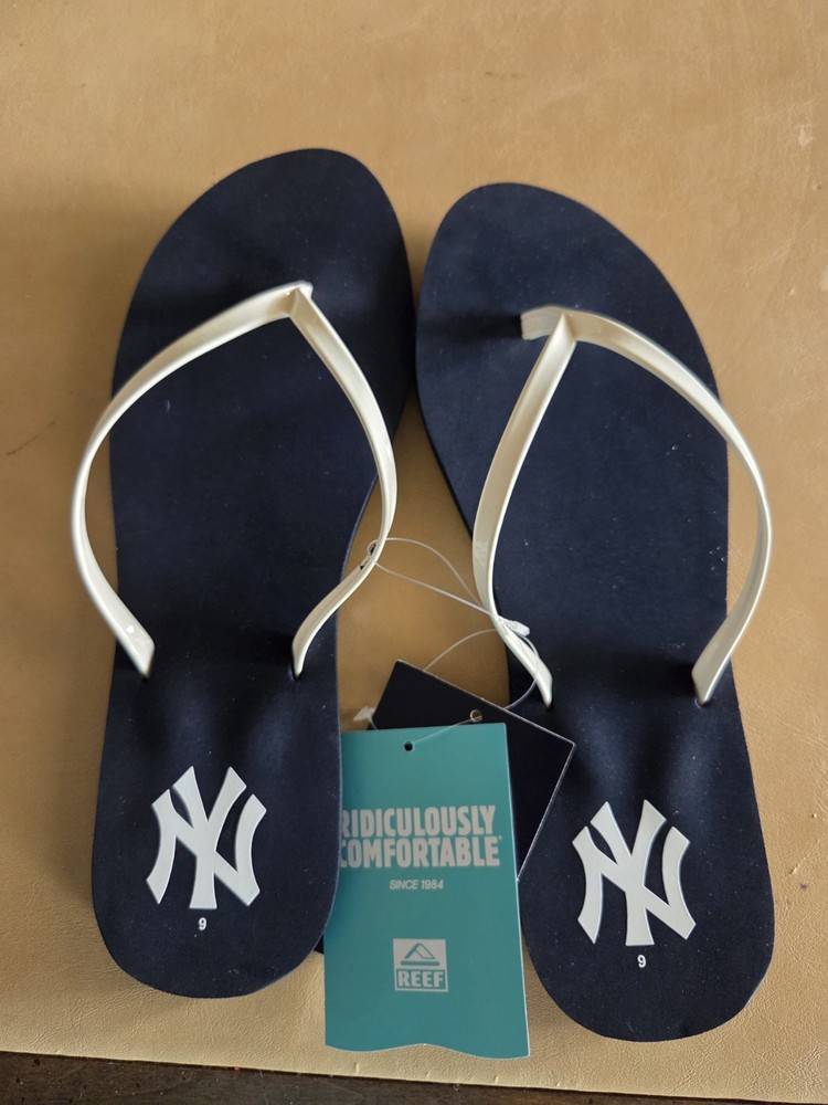 Reef Bliss X MLB Flip Flop Sandals Black New York Yankees Baseball Women’s 9 NEW