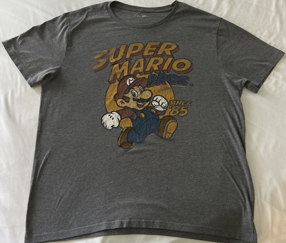 Old Navy Men's Super Mario Bros T-Shirt Gray Short Sleeve Size L