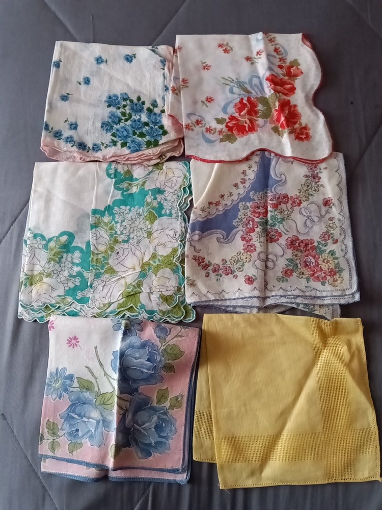 Vintage  HANDKERCHIEFS - LOT #2 of Six Floral