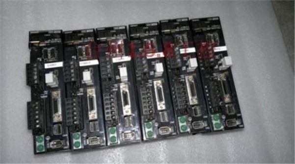 Used 1Pcs Servo Drive R88D-KN01H-ML2 Omron Plc Module hl