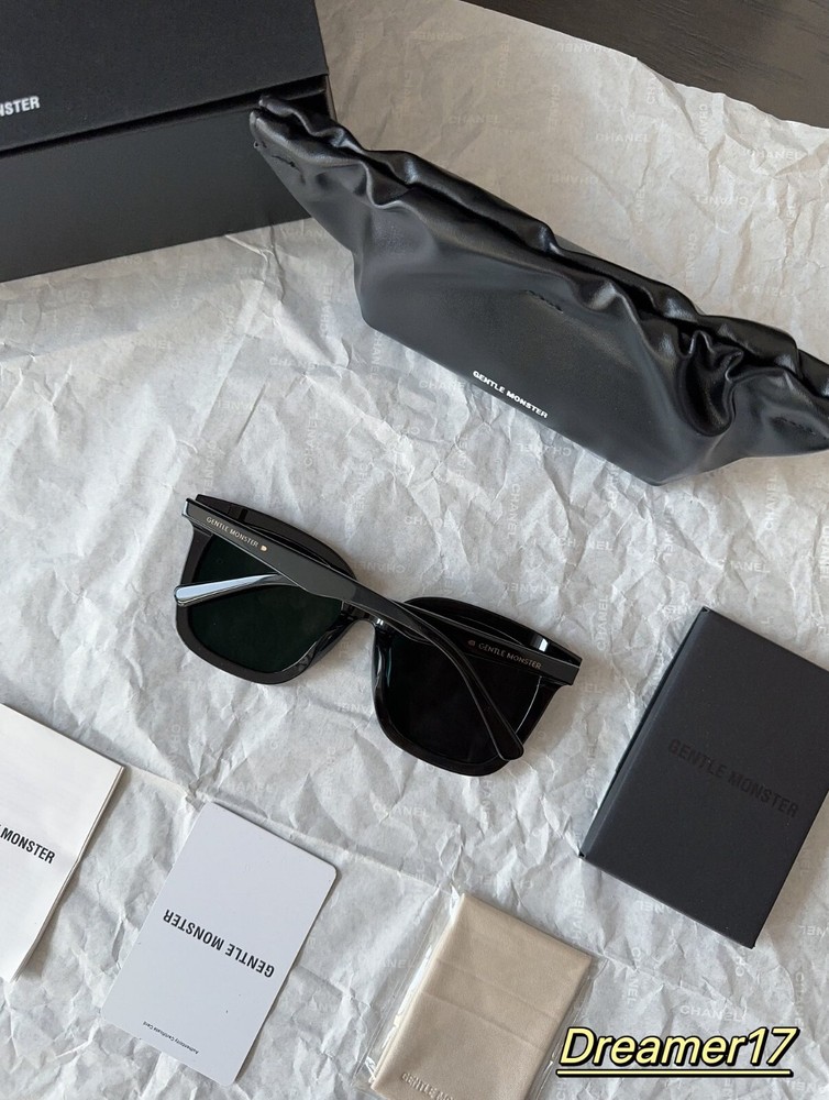 Trendy black sunglasses for both men and women